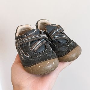 Stride rite first walker shoes